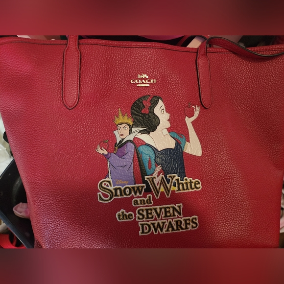 Purse - Picture 1 of 4